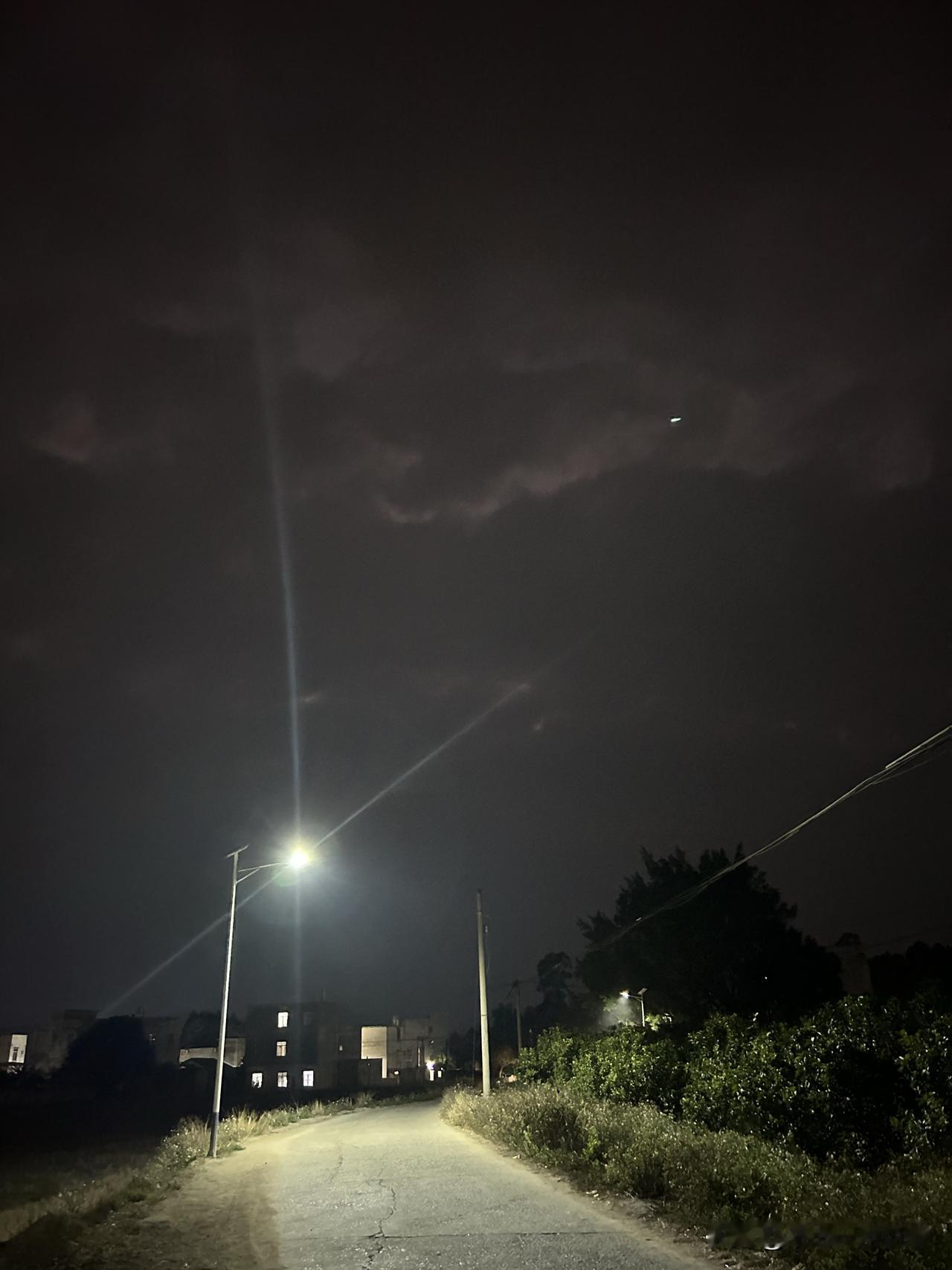 纵观过年这一个传统节日

就很容易看出一个家庭的状况。

过年的时候你才会发现，