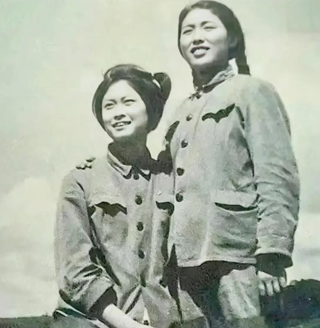 50多年前，两名知青在清河林场插队，留下这张老照片。
其中有一位后来成长为深受全