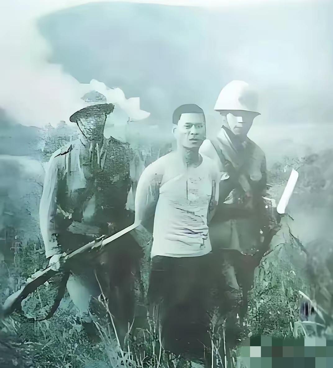 这张照片是在缴获的日军档案中被发现的。1938年徐州会战期间，一名中国侦察兵不幸