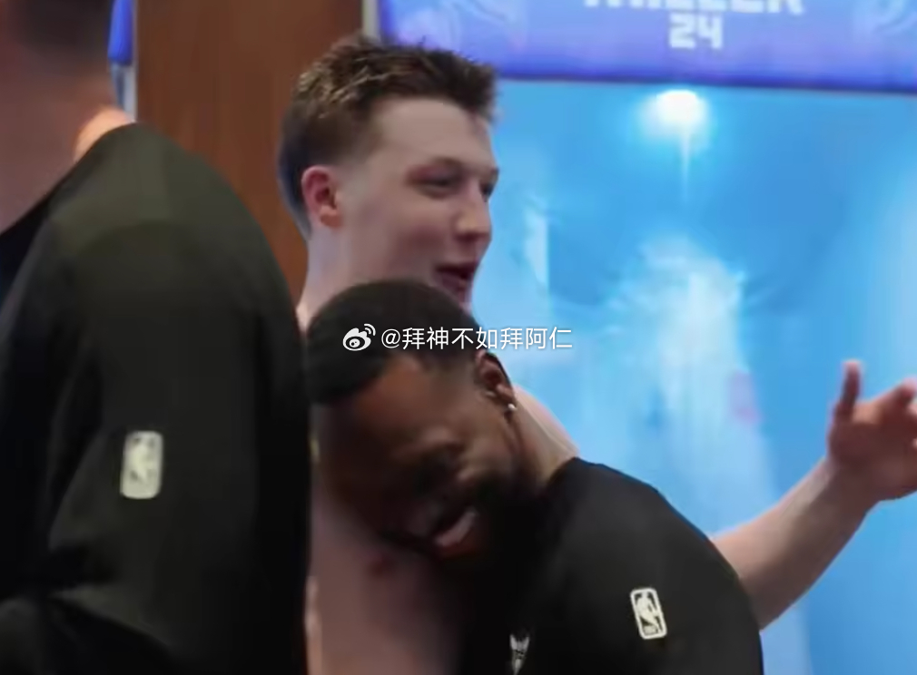 NBA常规赛，黄蜂今日主场127-107大胜太阳。本场比赛，黄蜂新秀克尼佩尔14