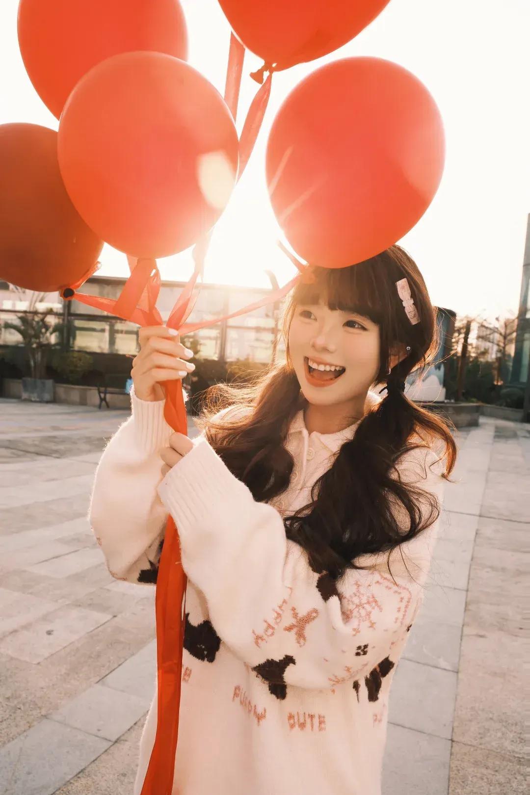 分享甜美小姐姐随手拍游乐园的自拍美少女美景分享