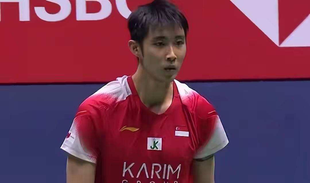 我觉得这个刚刚二十出头的加拿大华裔赖俊浩前途无量，这么年轻就能打进世锦赛的四强，