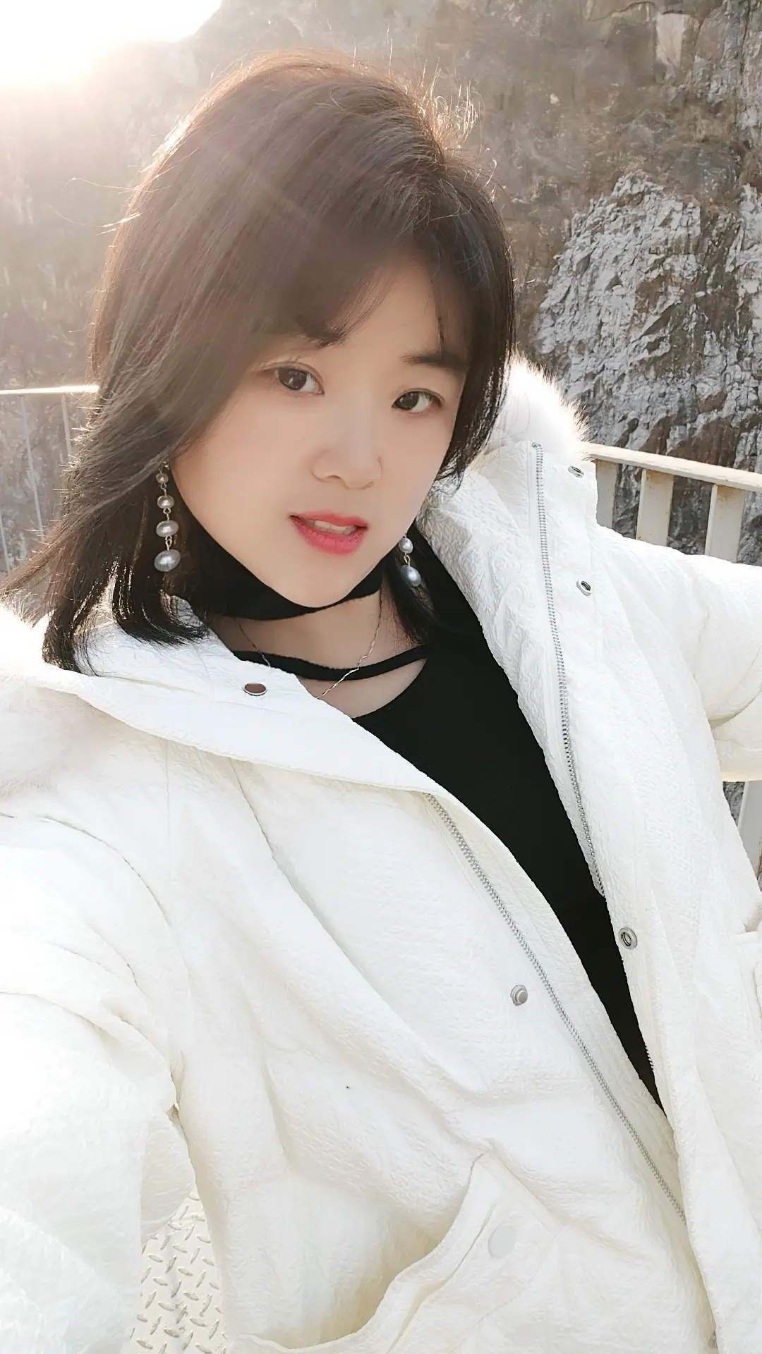  女人三四十岁以后你就会明白，钱真的比爱更重要！钱是生活的必需品，而...
