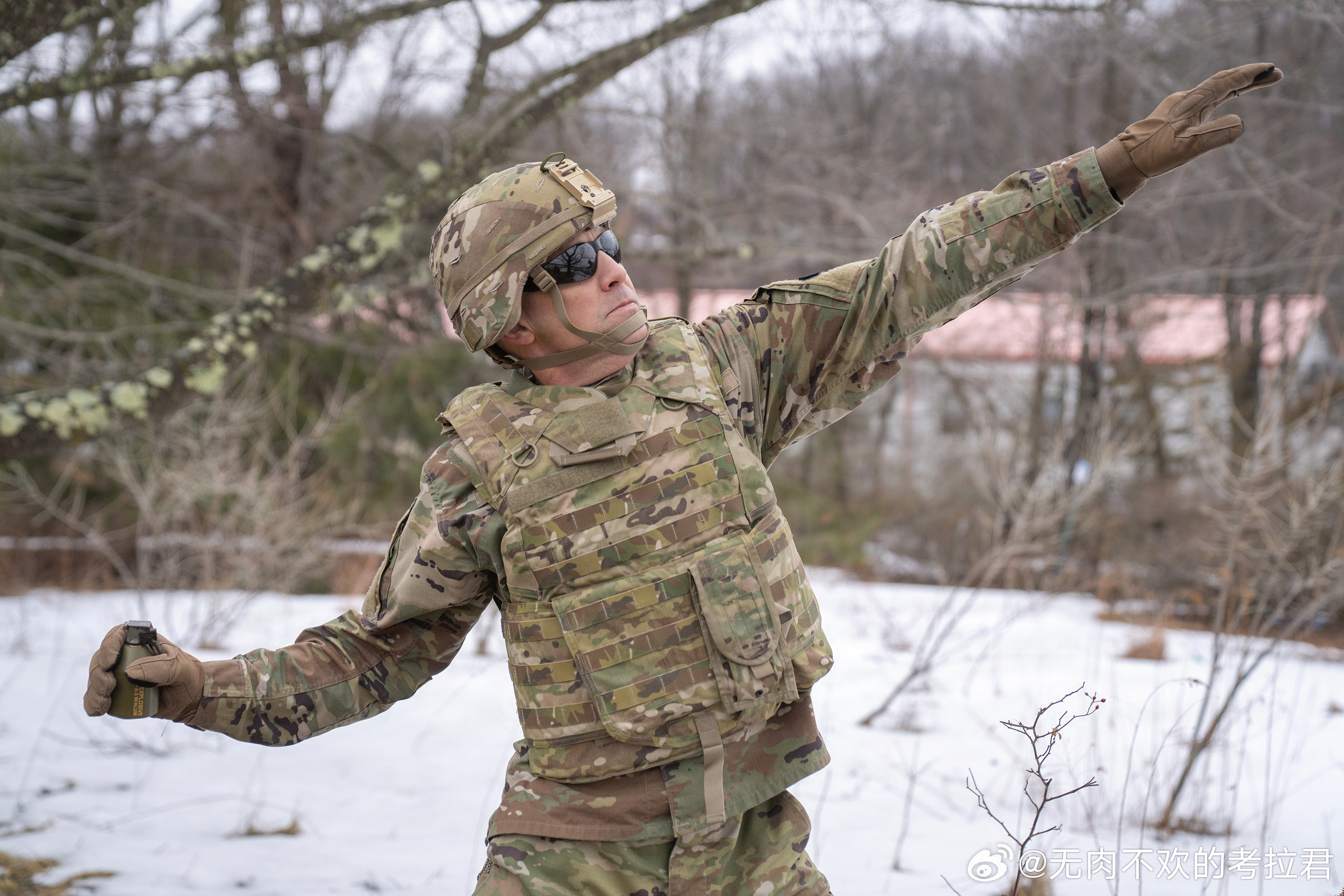 陆军已批准 M111 进攻性手榴弹 (OHG) 进行全面材料发布 (FMR)。 