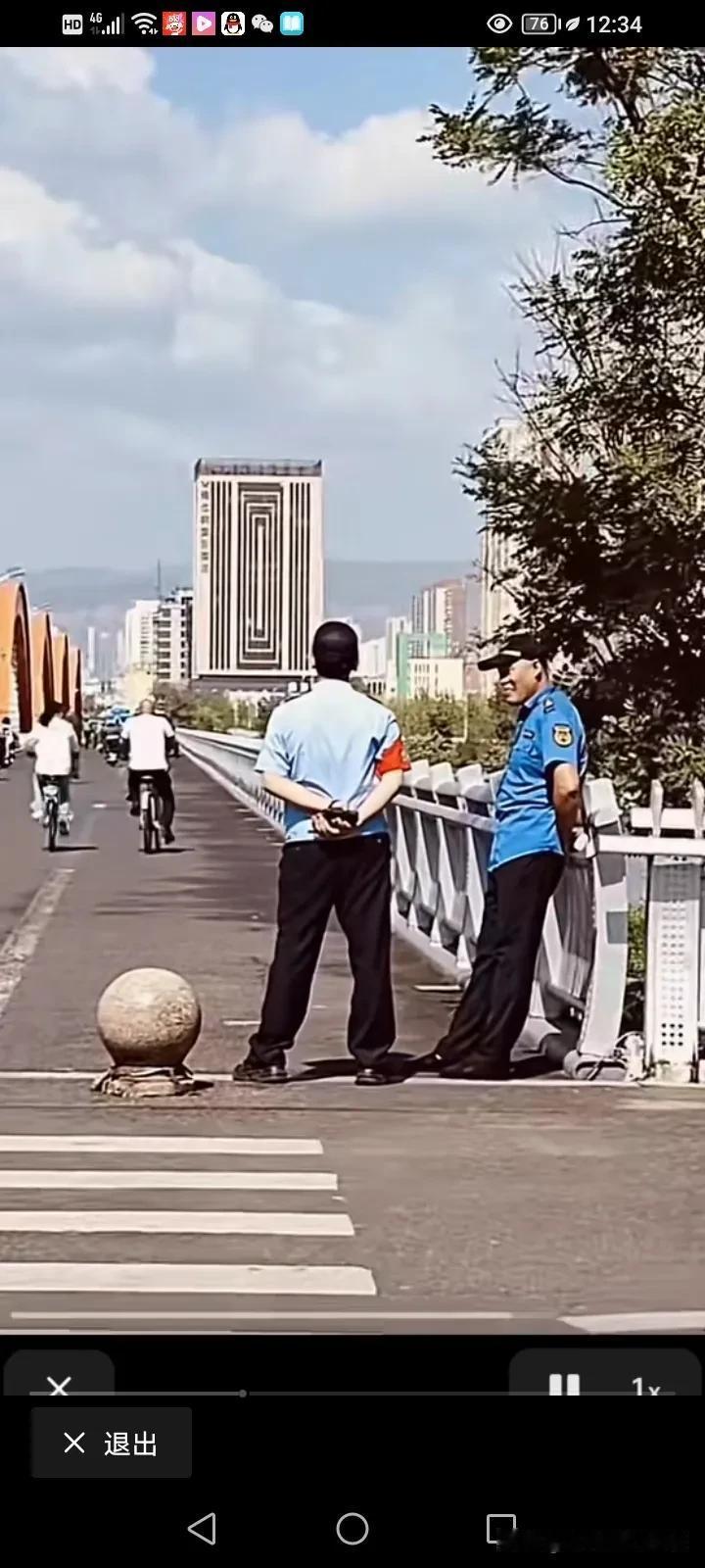 最近，全国各地跳河轻生的人特别多，网友发现太原一座桥，上面有专门看管跳河轻生巡逻