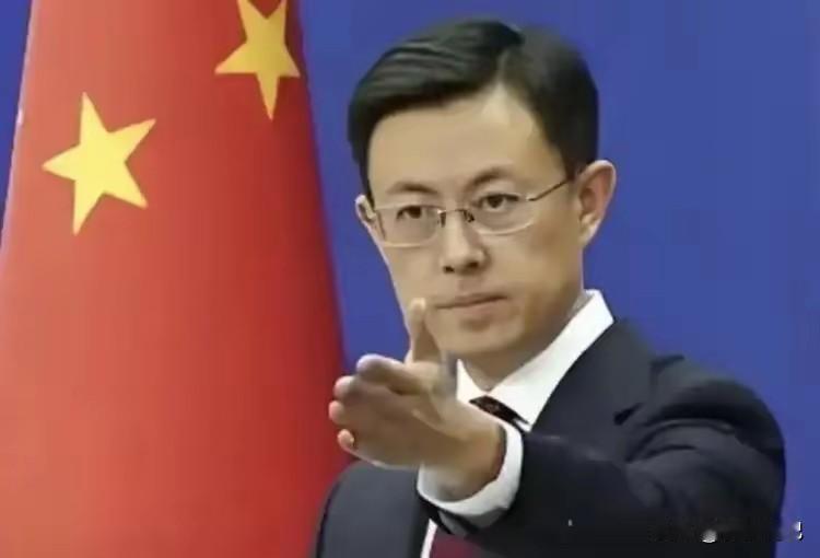 刷到蒙古网友喊“不开放领空就请美军”，我直接笑喷了。这话喊得挺横，但您动动脚趾头