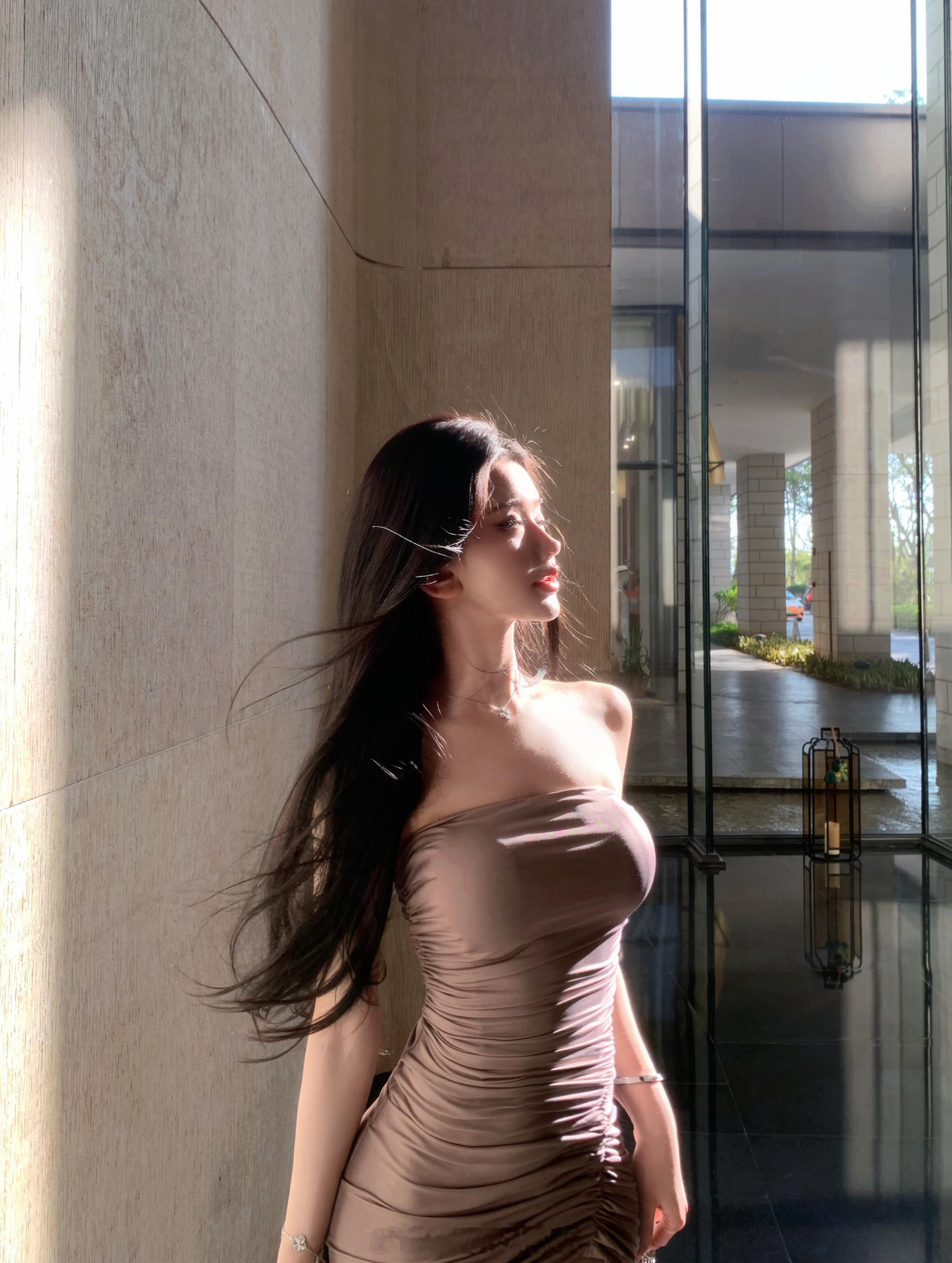 这么美的裙子真的不多看两眼吗 看嘛看嘛有没有人刷到过我之前🍠发的生日裙呀 给你