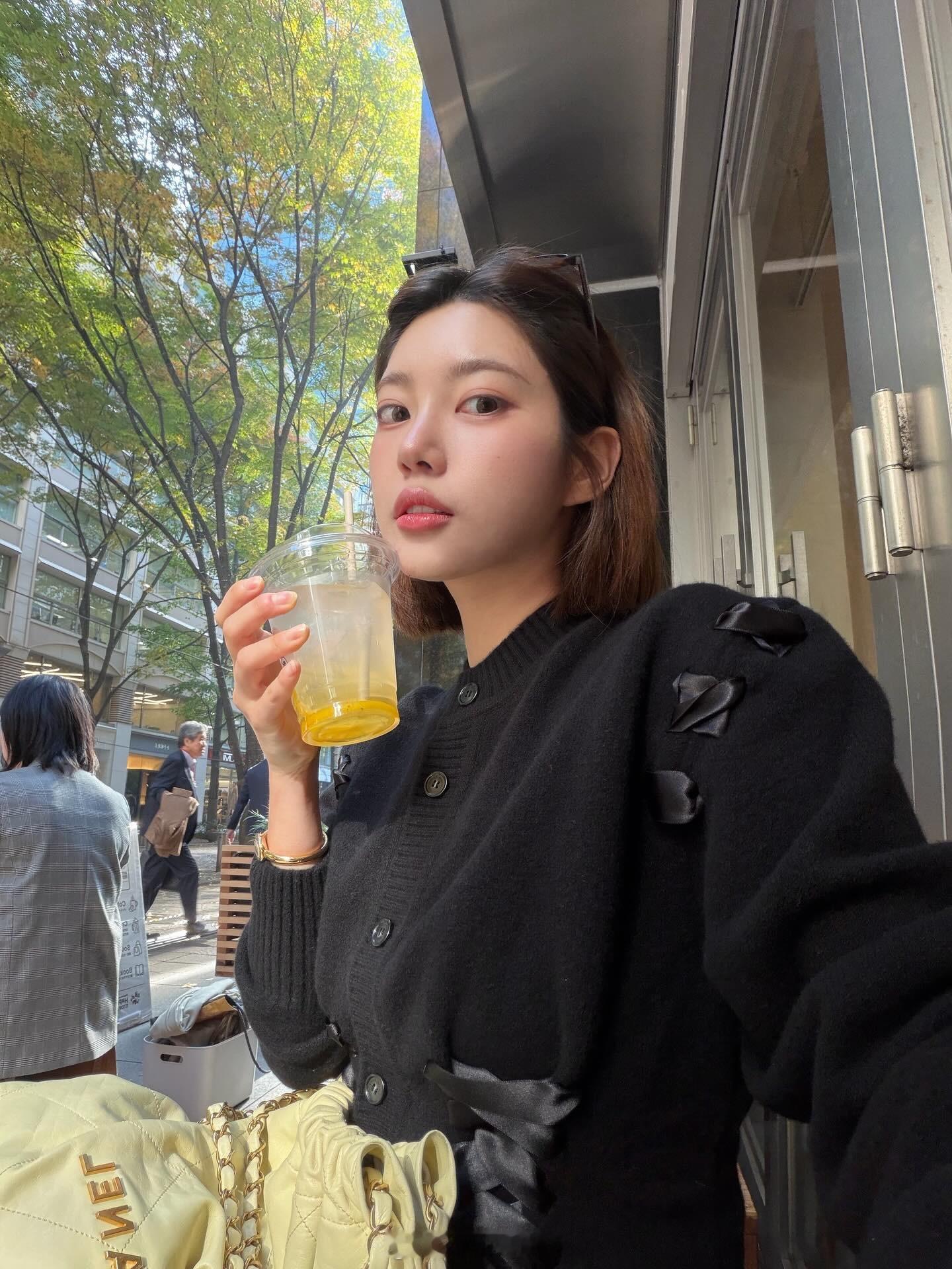 恋综女穿搭近期娜言 