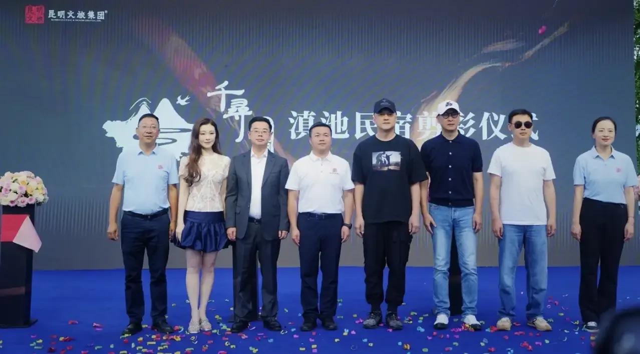 李亚鹏再创业我不意外，
他居然加入饱和的民宿，我也不意外。
但我无论如何没想到的