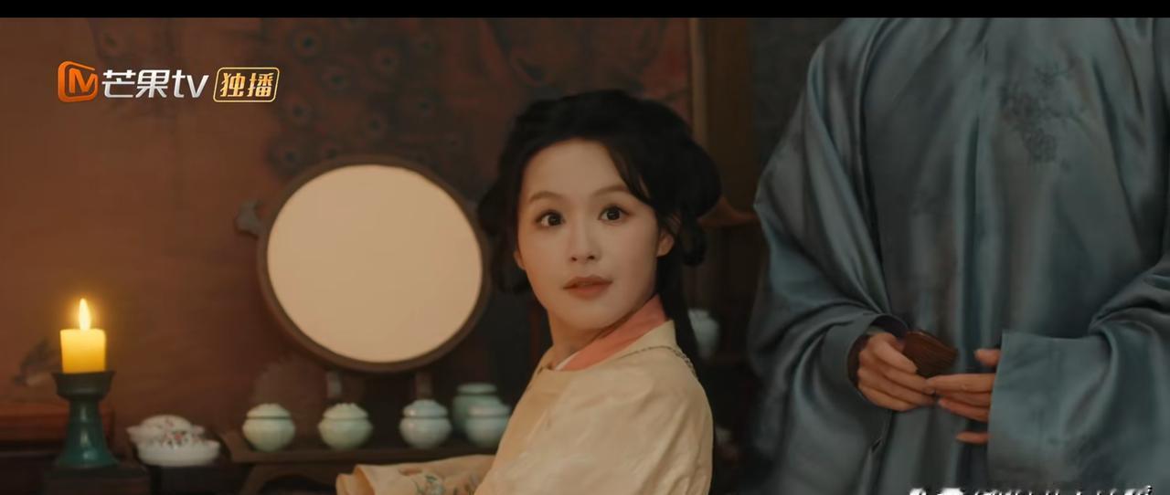 你以为她死了？
她连心跳都学会了暂停。
荣家六小姐从小泡在河里长大，被按进水缸那