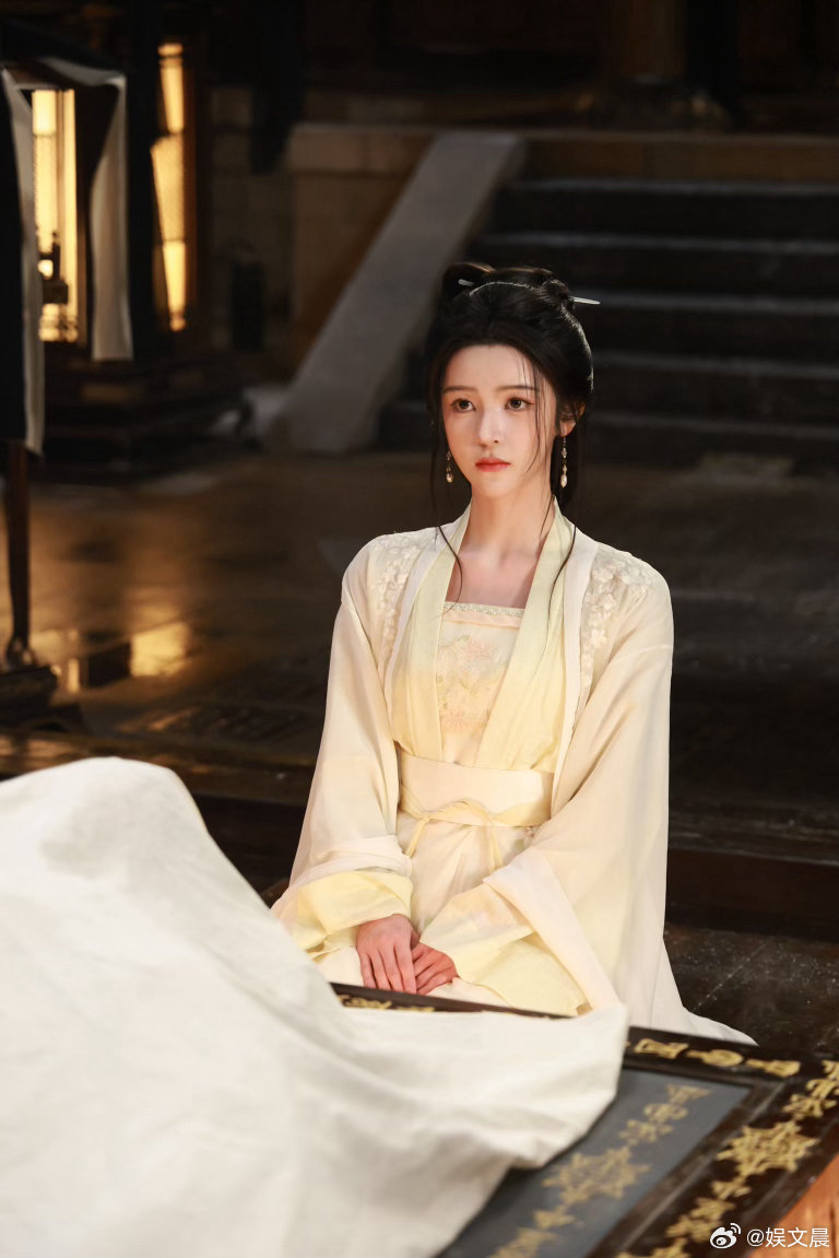 饶嘉迪玉笙帷月鳞绮纪完全被玉笙帷圈粉！饶嘉迪长相精致有辨识度，表演灵动自然，对手