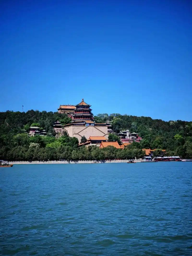 中国真正的 5A景点：

1.第一：九寨沟——四川省

2.第二：黄山——安徽省