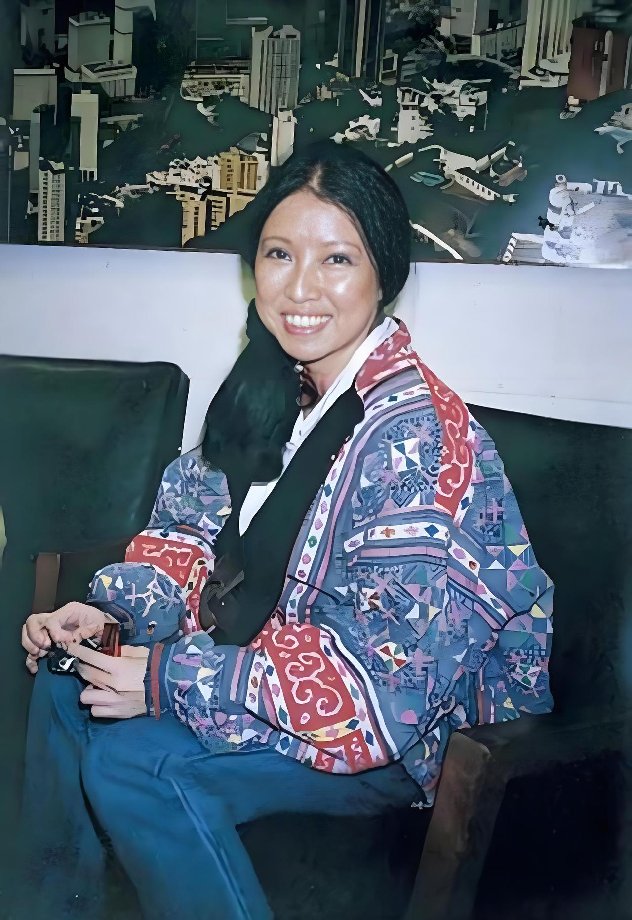 1991年，48岁的三毛因子宫内膜肥厚，住进了台湾荣民总医院，手术的第二天，在医