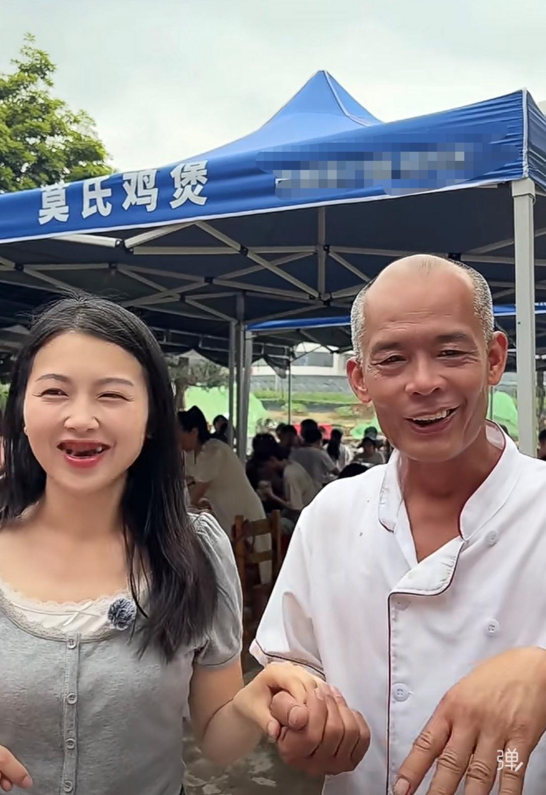 莫氏鸡煲老莫也是有软肋！如今老莫一夜爆红，很多人想见他，真的很难，一是他要忙前忙