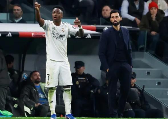 根据《马卡报》的最新报道，阿韦洛亚得到了一些皇马球员的认可，维尼修斯、贝林厄姆、