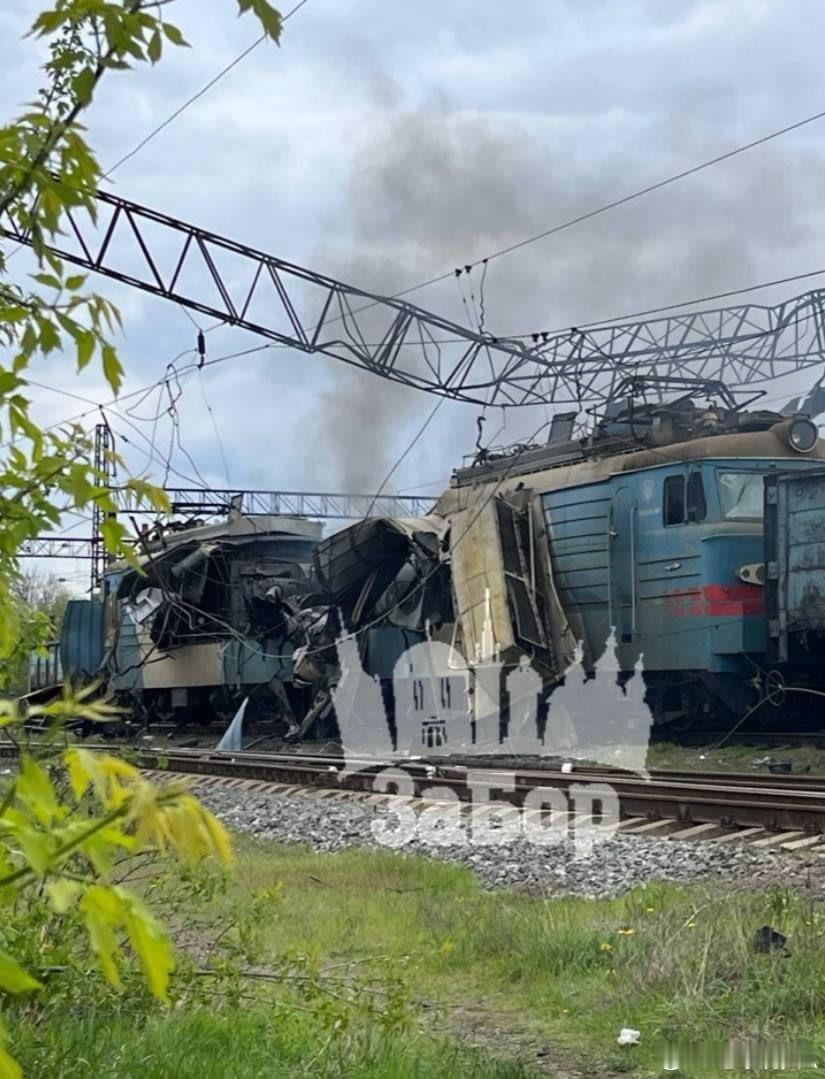 当地时间2026年4月22日晚至23日凌晨，俄罗斯对乌克兰多地发动了密集的空袭和