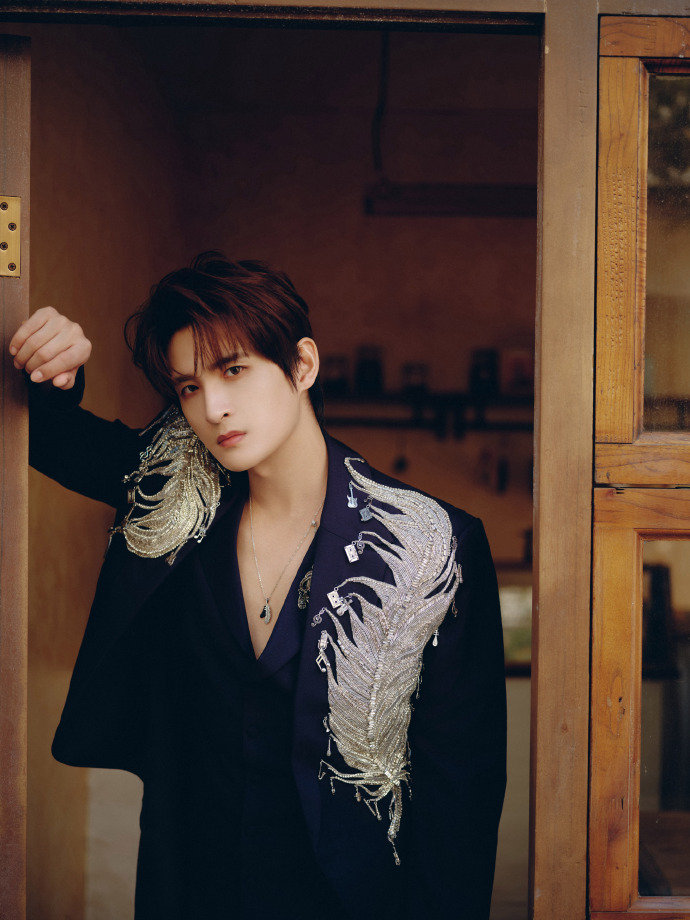 张远深v这一块 张远声生不息初体验plog~深v这一块果然是绝对领域啊，完全在g