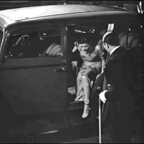 真实的阮玲玉动图影像。  
这不是别人演的，这就是她本人哦！优雅，美丽，大气。