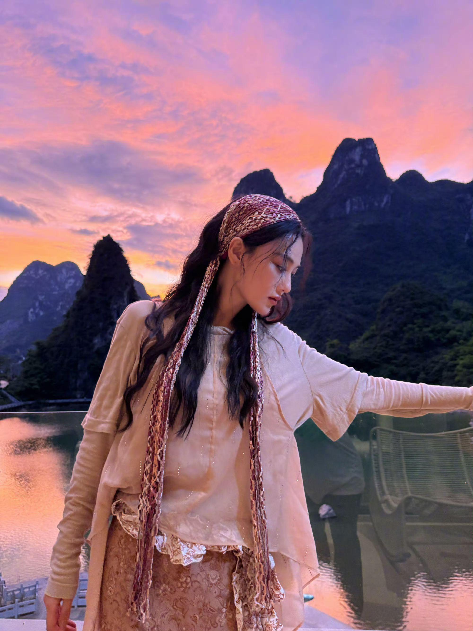 张馨予｜予你见山水。11点不见不散，好美嘿嘿嘿