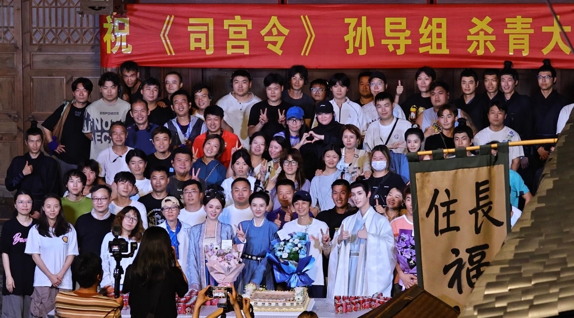 王导组也小跑跟上 