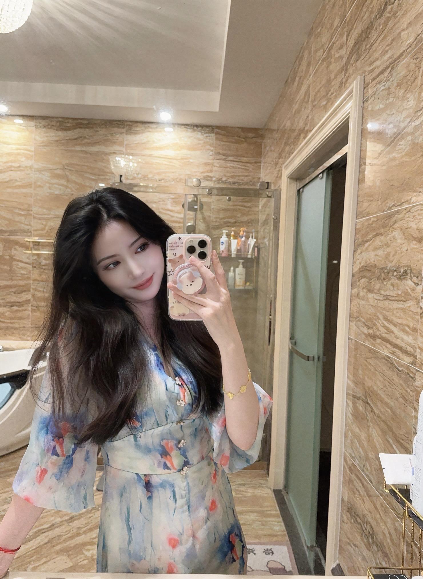 眼看你 看着我 看的那么暧昧