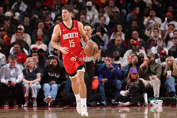 谢泼德现在相当于是一上去就要被针对打，换来换去就是针对打他。乌度卡本身是一个所谓