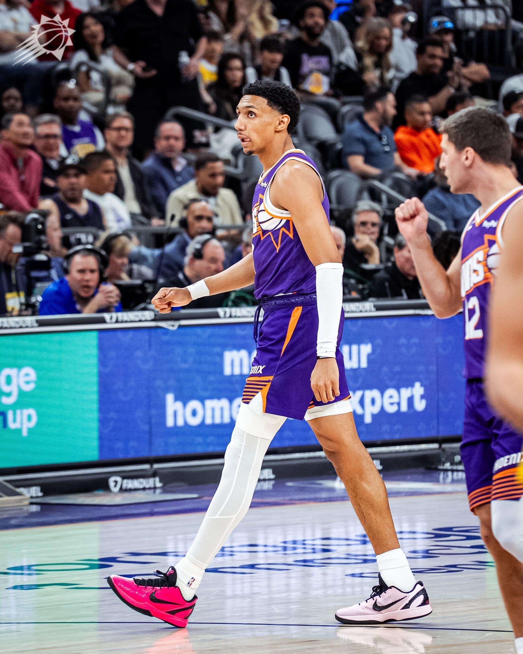 比赛焦灼，首节还剩2分钟，我们22-25暂时落后菲尼克斯太阳 ｜旭日东升 ｜湖人