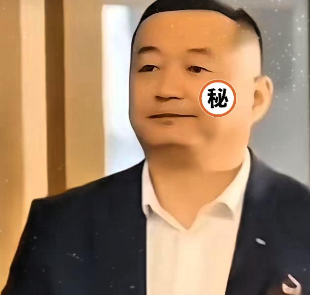 邪门，金某出事爹不见！


金某的父亲始终没有露面
这些天只有金某的母亲在忙后续