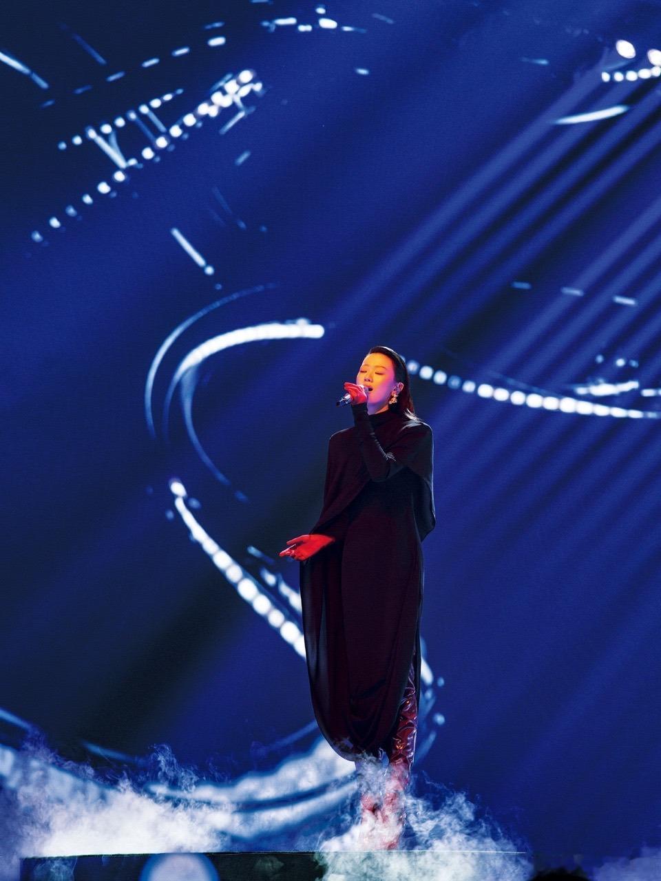 单依纯表白祖国差点哭了国乐无双从歌曲改编聊到文化传承，单依纯的理解细腻又温暖，发