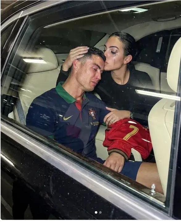 这就是C 罗的命运，他一个人无法带领葡萄牙夺得世界杯冠军，连续6次的世界杯之旅都