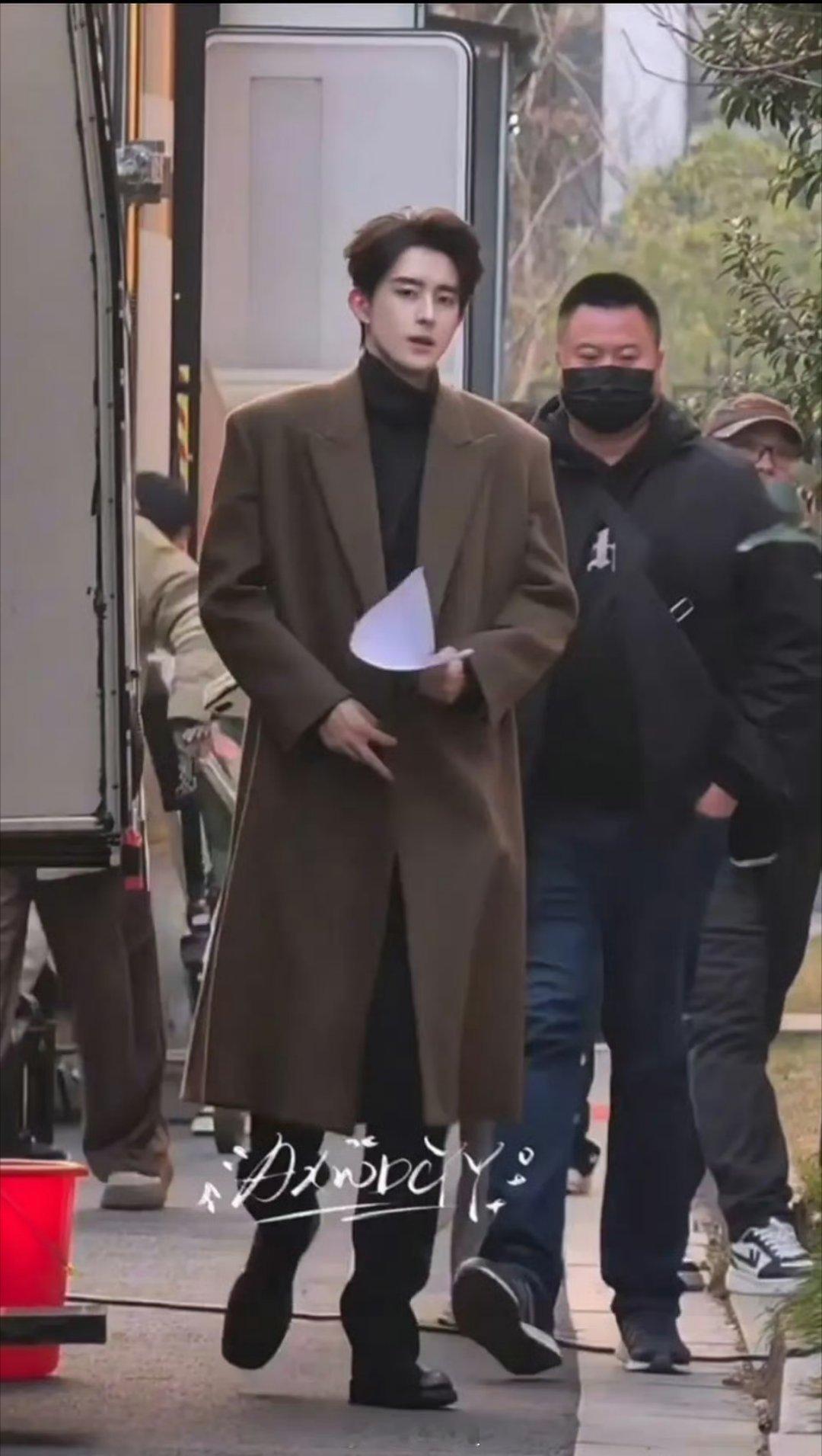 目前在拍现偶的男主有敖瑞鹏、王星越、王安宇，这么多部现偶都在正在进行时啊，你最期