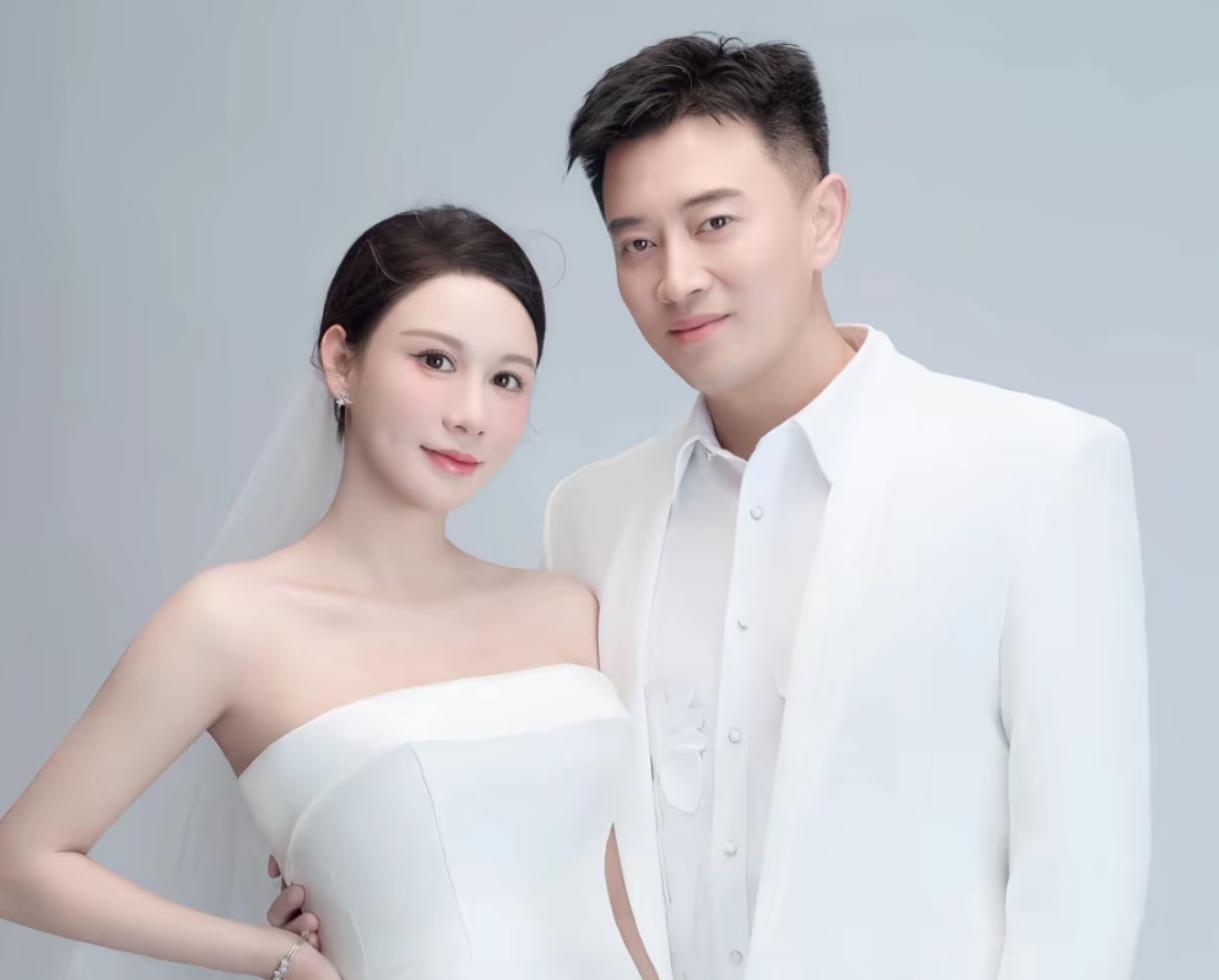 蒋毅炒CP闹剧，

最该反思的从来不是别人

明明是已婚艺人，却大张旗鼓搞求婚、