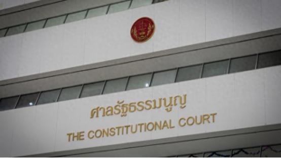 泰国刚办完没多久的下议院大选，这下彻底出大事了，好好的选举结果还没坐稳，直接被捅