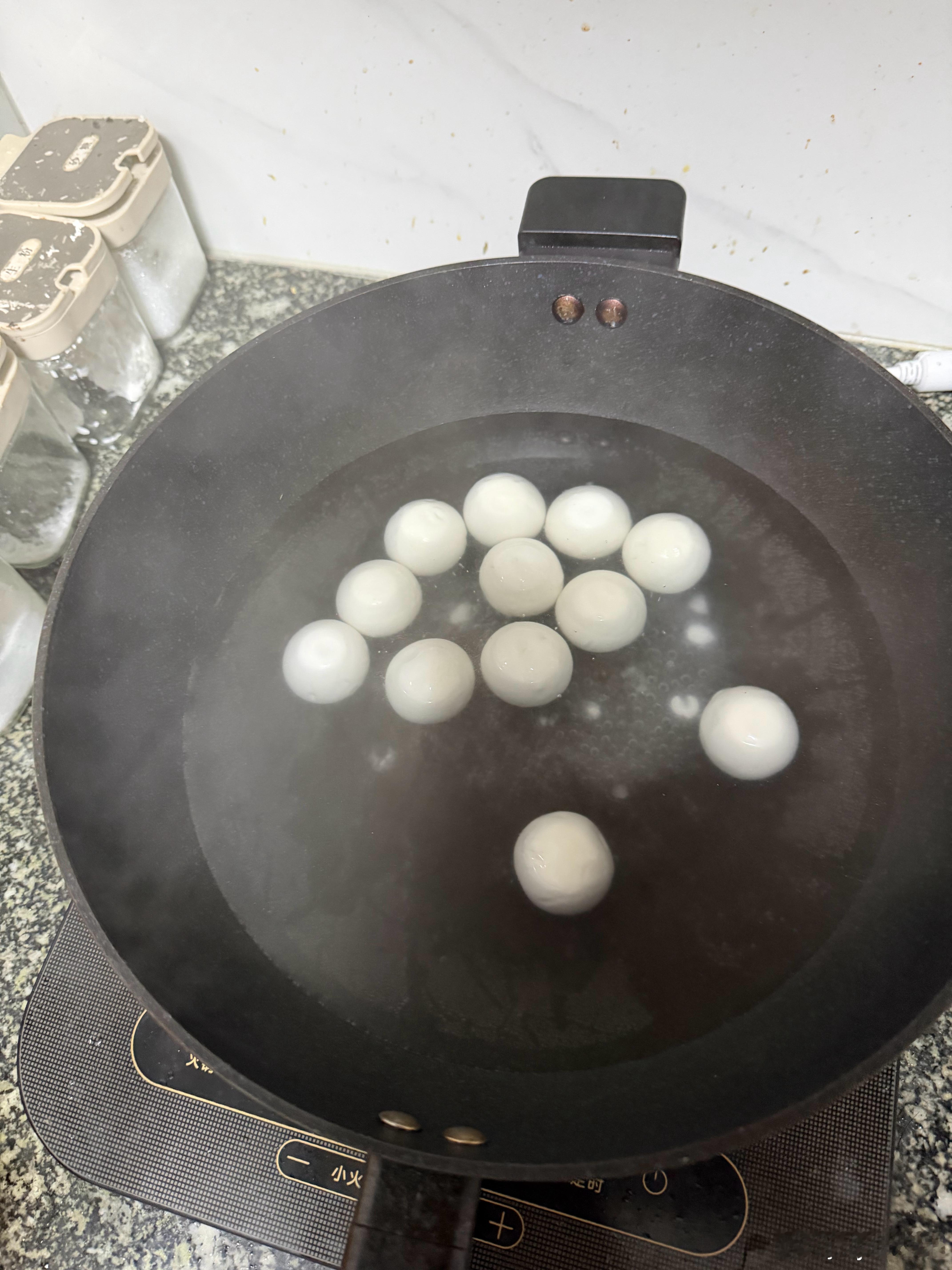 冬至 咯，朋友们是吃汤圆还是饺子