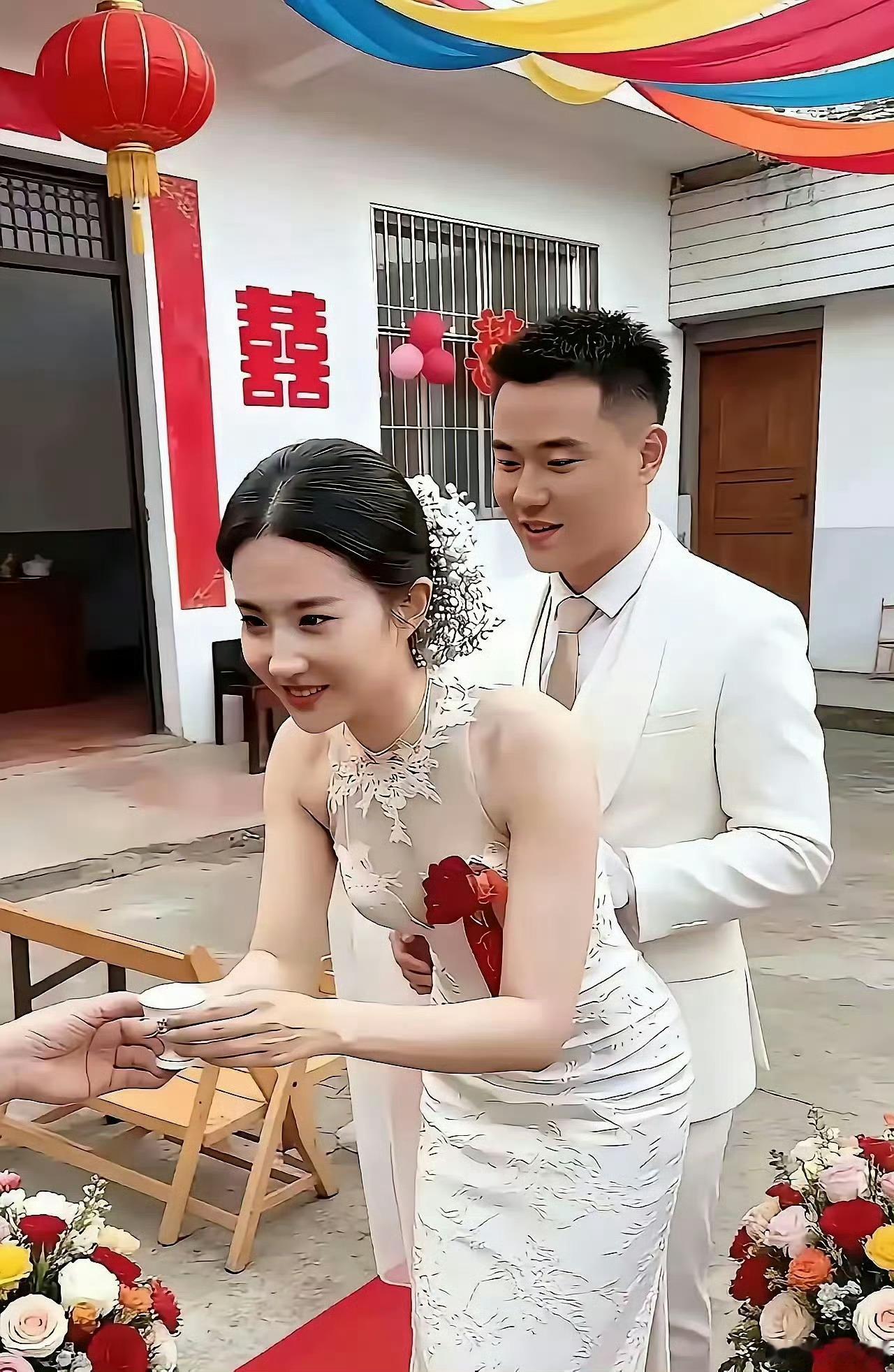 新娘形似刘亦菲，都说新郎好福气，让人嫉妒 ​​​