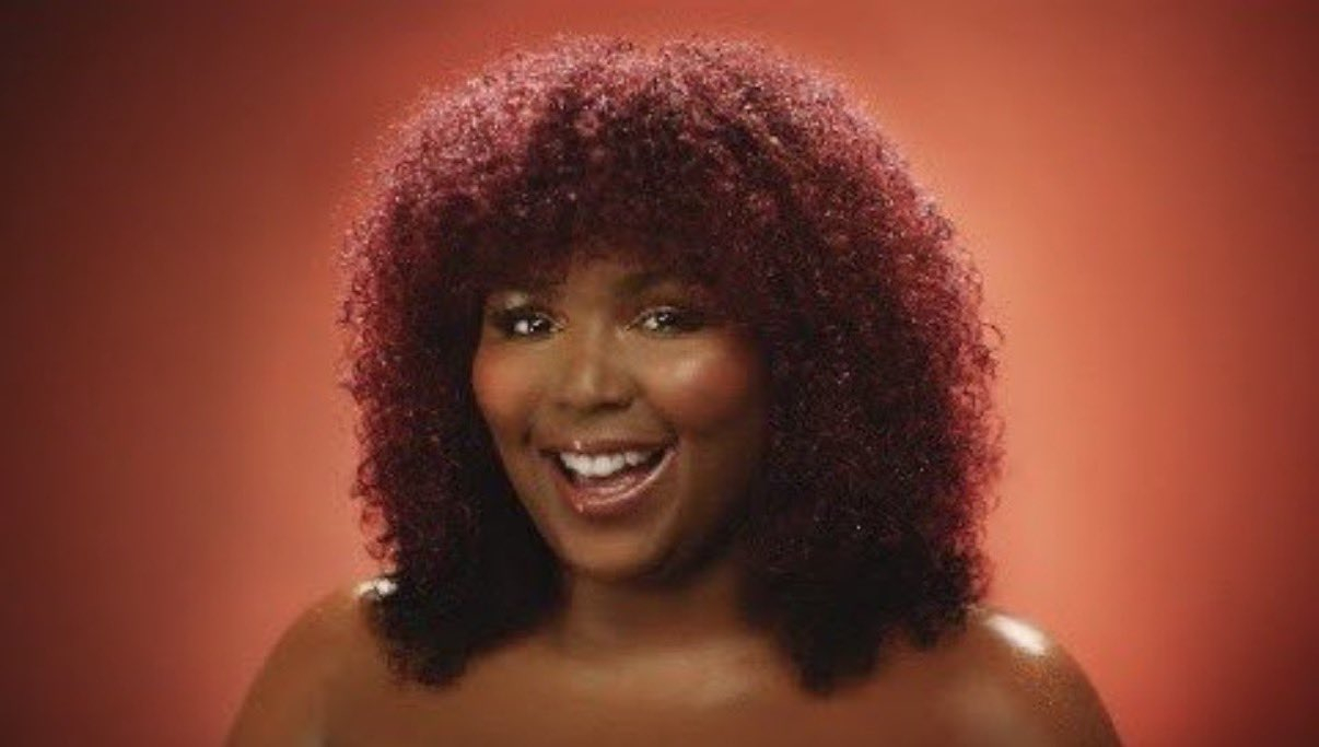 【丽珠姐示爱Jay-Z】/Lizzo 新推文示爱Jay-Z的新演出造型：「Jay