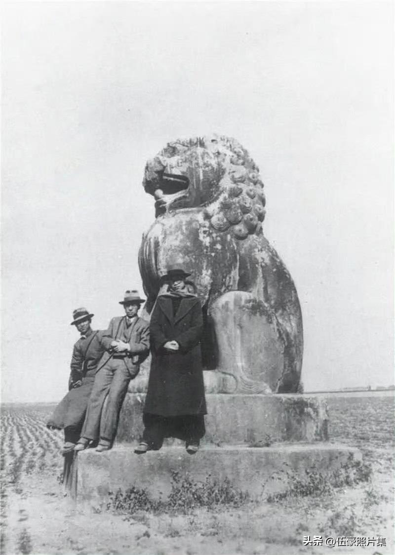 1936年冬，梁思成与助手莫宗江等人，在结束山西的考察后，奔赴陕西咸阳顺陵进行田