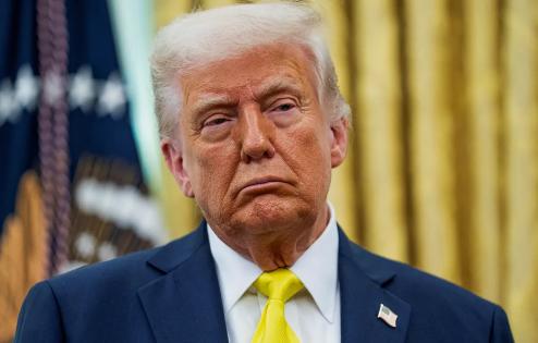 中国一纸禁令，直接把特朗普的“无本万利”变成了“亿万负债”！
特朗普以为控制了委