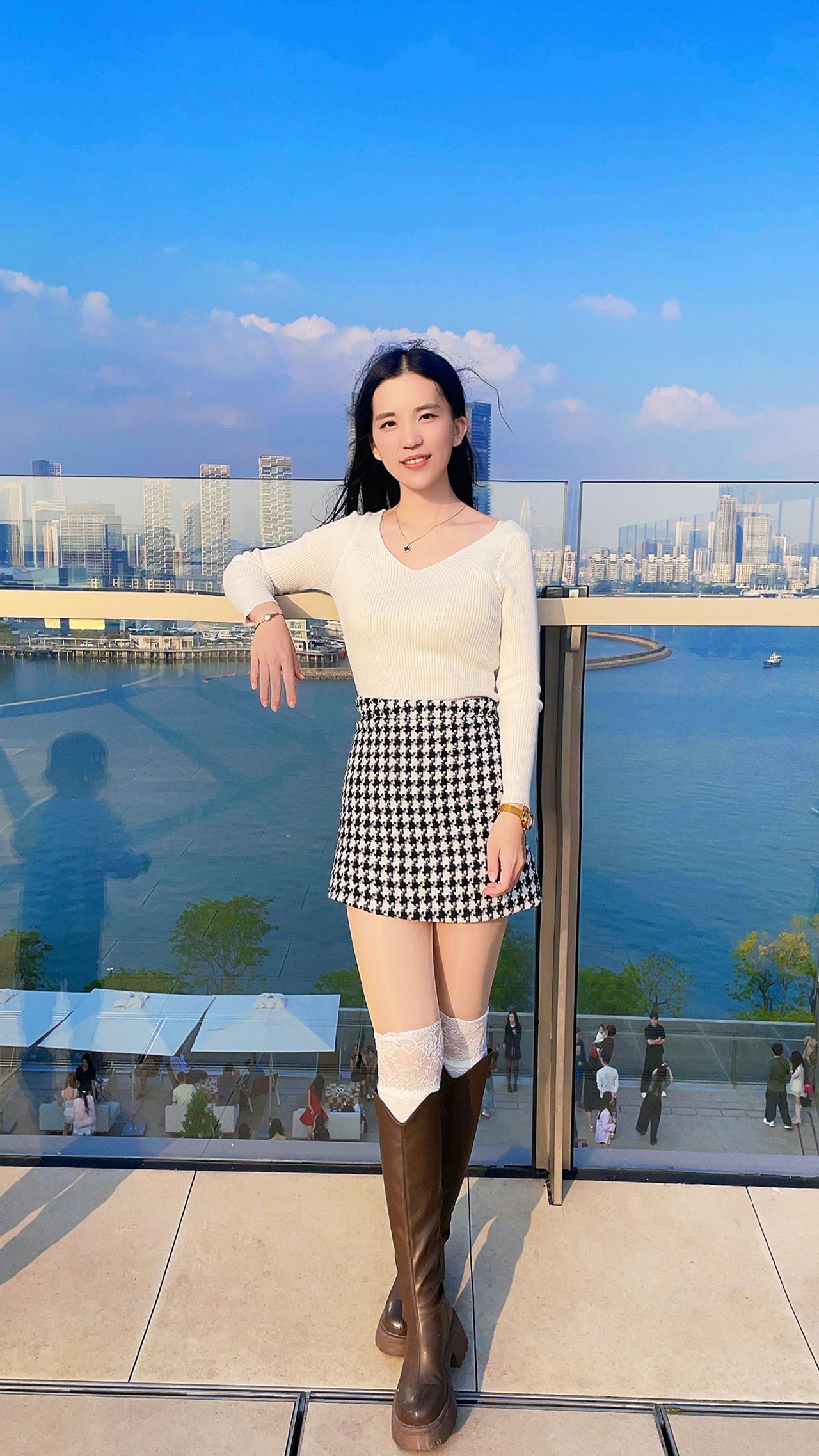 我来人间贩卖蓝天，只为收集美好🥰种草激励计划 美女 过膝袜 长筒袜