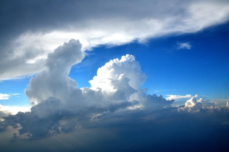 看到“人上有人人压人”这个上联，感觉既现实又扎心。它道出了社会竞争的残酷，总有人