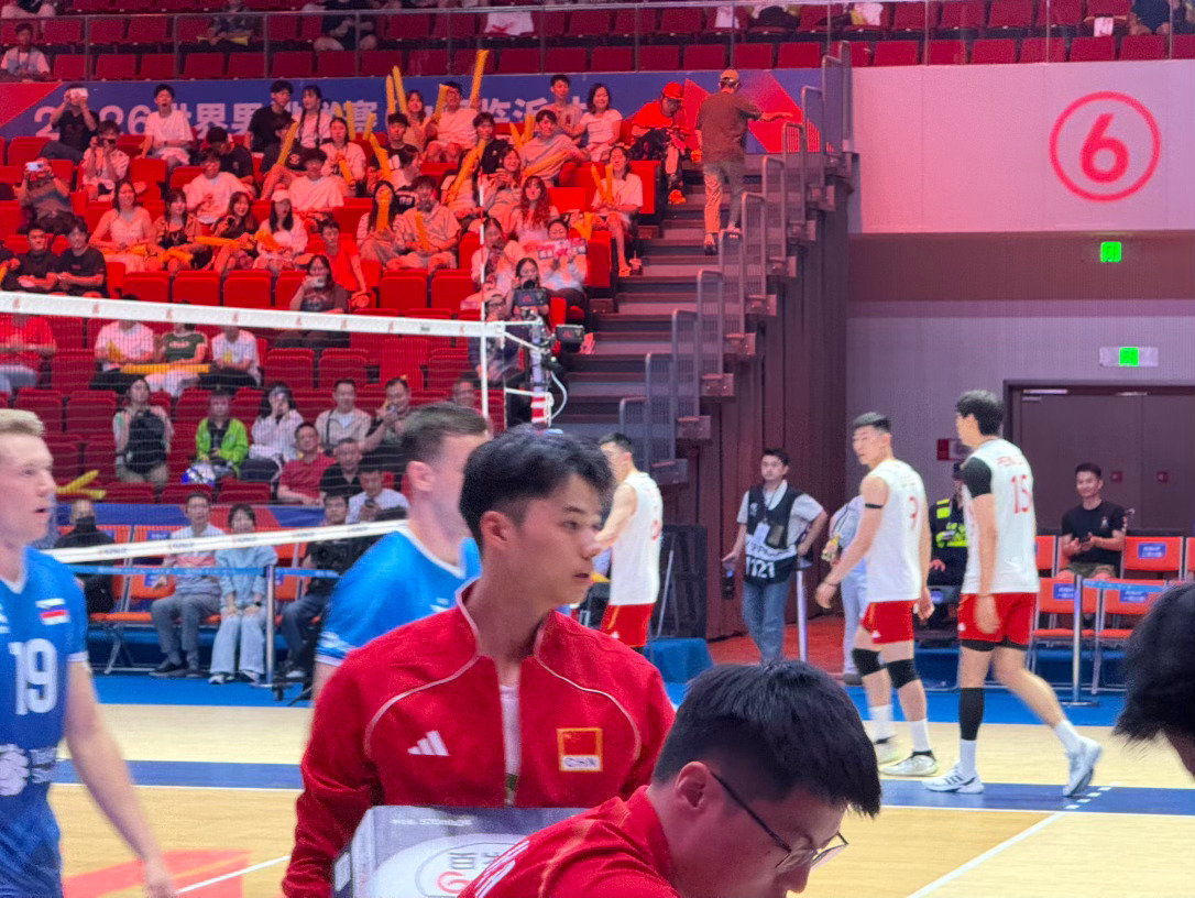 第二局幸好拿下，冒了一身汗😓中国男排vs斯洛文尼亚男排2026世界男排联赛
