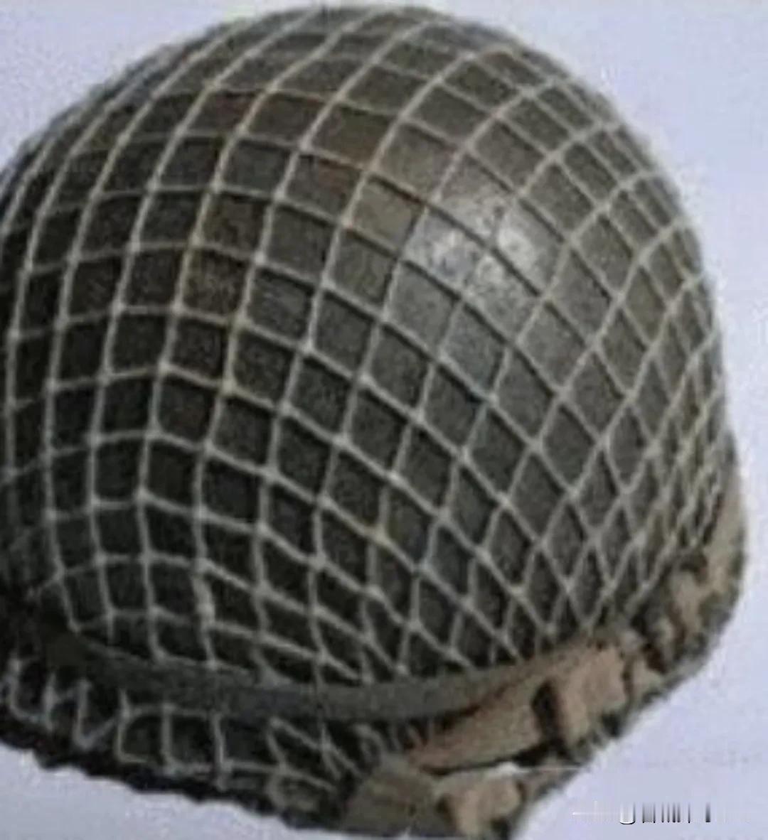 二战的时候，为啥美军要在钢盔上加一层渔网呢？这渔网可不得了，至少救了10万美军。