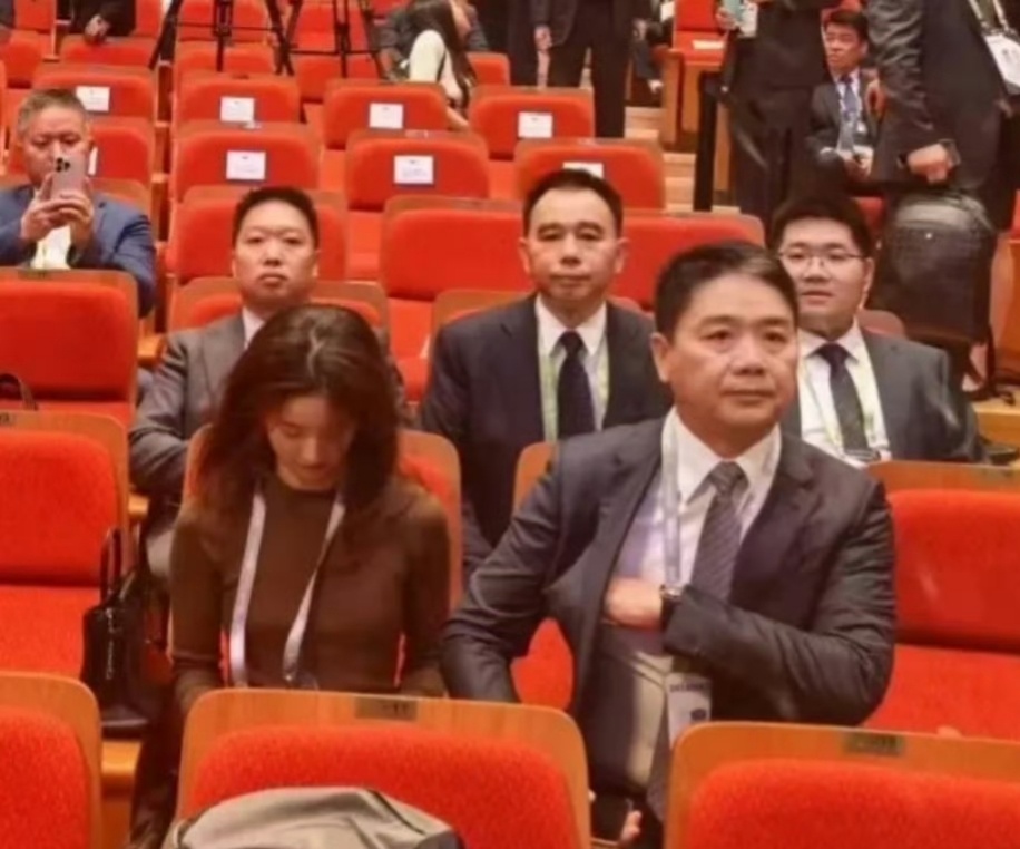 刘强东 从此在老婆面前没有了自信 这是啥媒体，确实没把咱们东哥拍好，没把东哥的英