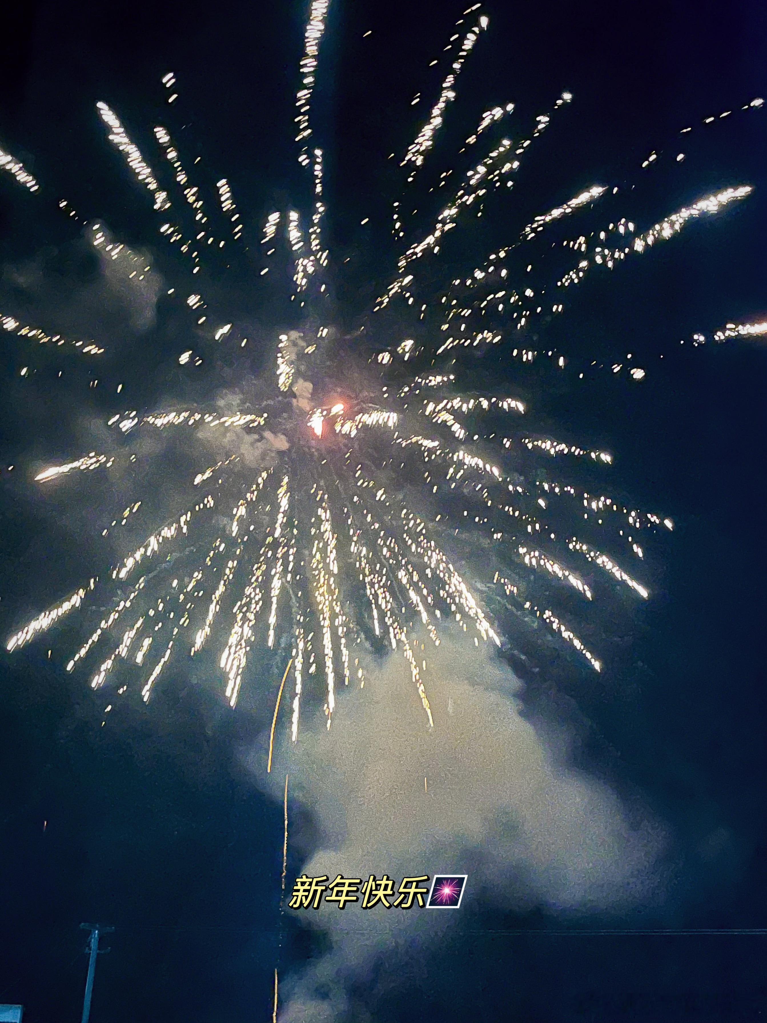 初五迎财神咯[锦鲤附体]（图文无关，只是想发库存#初五迎财神##李可人[超话]#