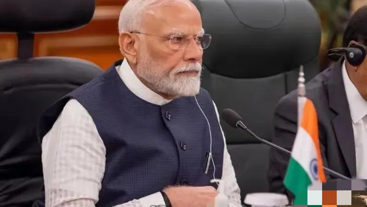 最近霍尔木兹海峡发生的事情，让印度心里特别憋屈。
 
伊朗直接放行泰国的船只顺利