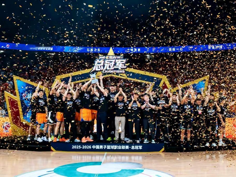 上海男篮会不会连续夺冠，现在还难以确定

上海男篮以大比分4：1夺得新赛季的cb