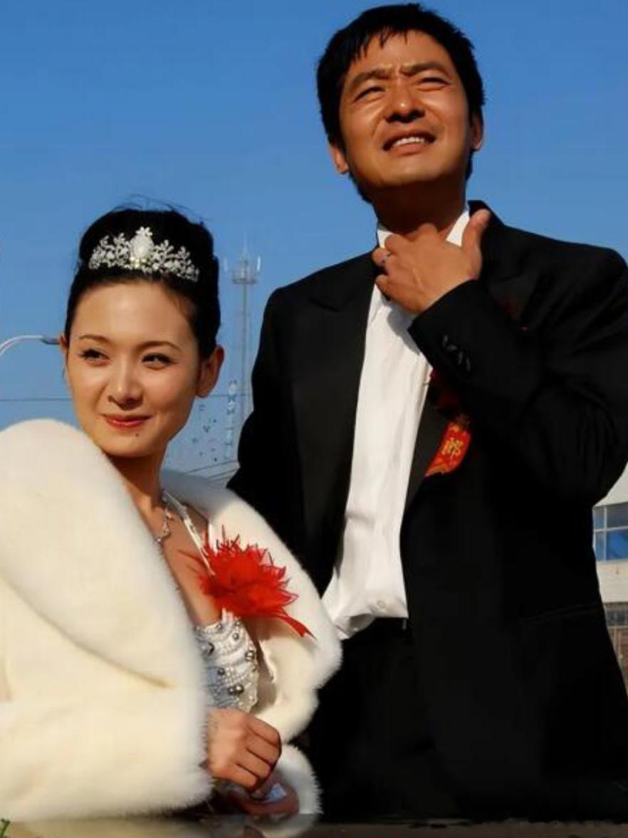 当年程莉莎从武汉跟郭晓东回农村老家结婚真的很有年代感！ 