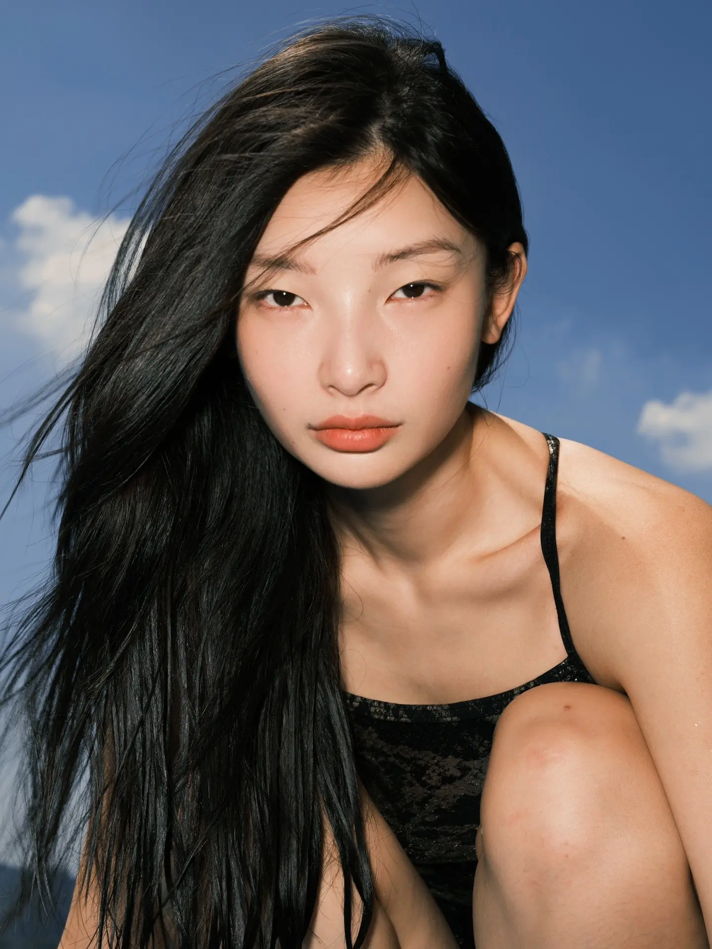 慵懒的午后。你想要的午后 不是慵懒的 只是借口的缓冲 Model：李扯火