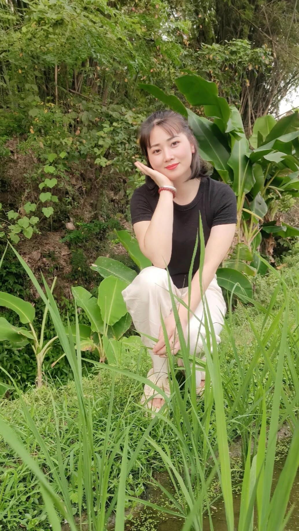 对2025轻声说“承蒙关照”，向2026招手道“请多指教”