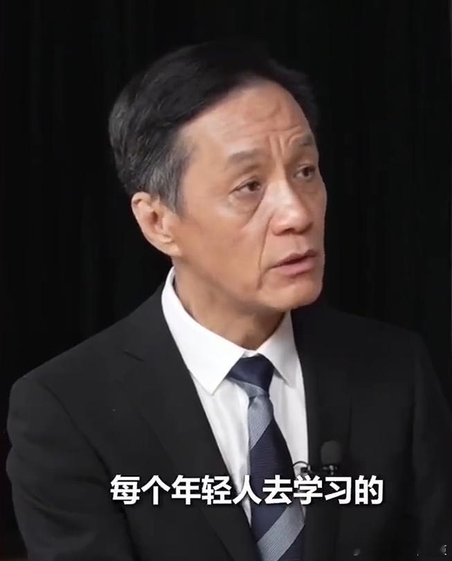 冯远征赞赏张雪机车《萍观》栏目专访北京人艺院长冯远征，他早已关注张雪机车。少年曾